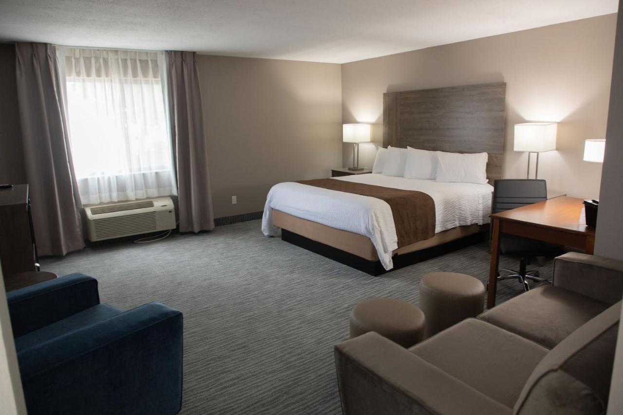 Lomira Inn And Suites Zewnętrze zdjęcie
