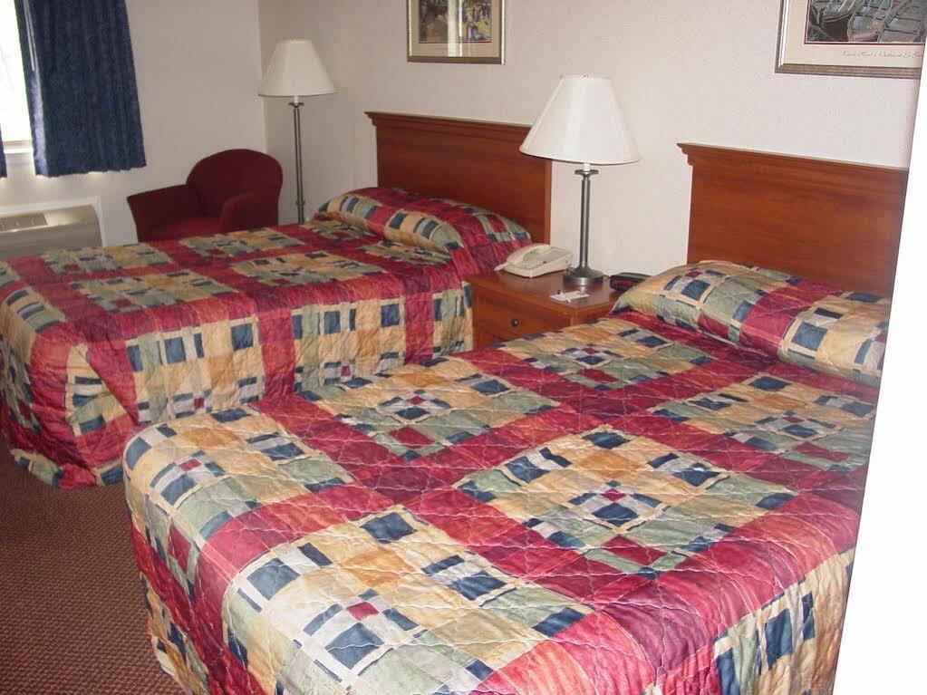 Lomira Inn And Suites Zewnętrze zdjęcie